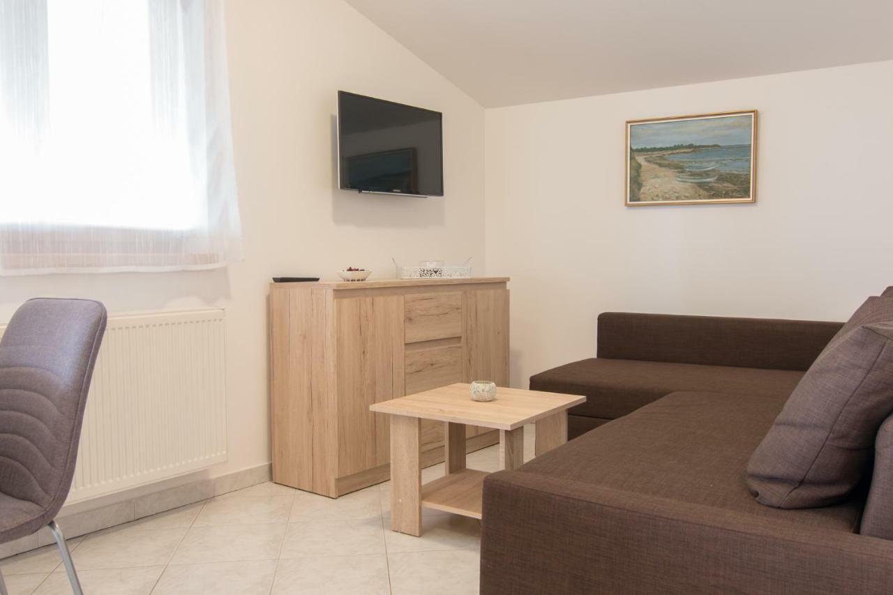 Apartman Deni Peroj Exterior foto